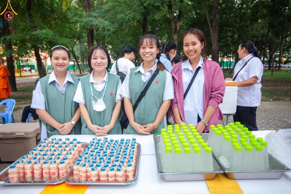 ภาพ No.162370:วันมหาปวารณาออกพรรษา วันพฤหัสบดีที่ 17 ตุลาคม พ.ศ. 2567 (ขึ้น 15 ค่ำ เดือน 11 ) ณ อุโบสถ วัดพระธรรมกาย