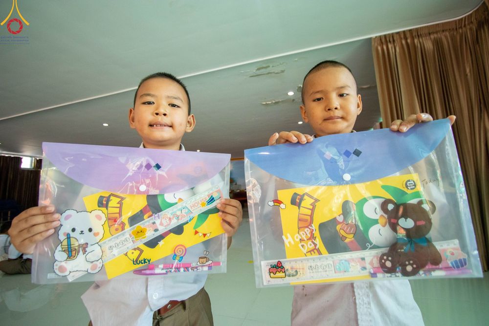 ภาพ No.104932:วันรวมพลังเด็กดี V-star ผู้นำฟื้นฟูศีลธรรมโลก จังหวัดกำแพงเพชร ณ ศูนย์ปฏิบัติธรรมกำแพงเพชร ในอุปถัมภ์พระพรหมวชิรปัญญาจารย์ วันที่ 22 ธันวาคม พ.ศ. 2566
