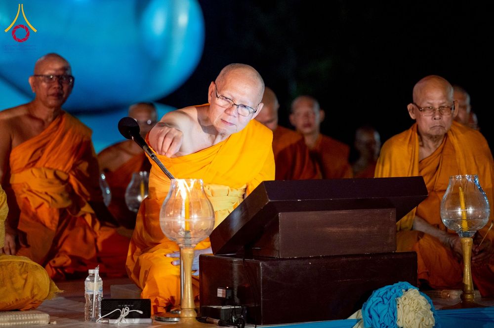 ภาพ No.266135:วันพุธที่ 5 พฤศจิกายน พ.ศ. 2568 (วันพระ ขึ้น 15 ค่ำ เดือน 12) พิธีจุดประทีปโคมลาน, โคมลอย และลอยกระทง ถวายประทีปเป็นพุทธบูชา สร้างความสว่างไสวให้กับแผ่นดินด้วยแสงธรรม ณ พุทธอุทยานนานาชาติ จังหวัดหนองคาย