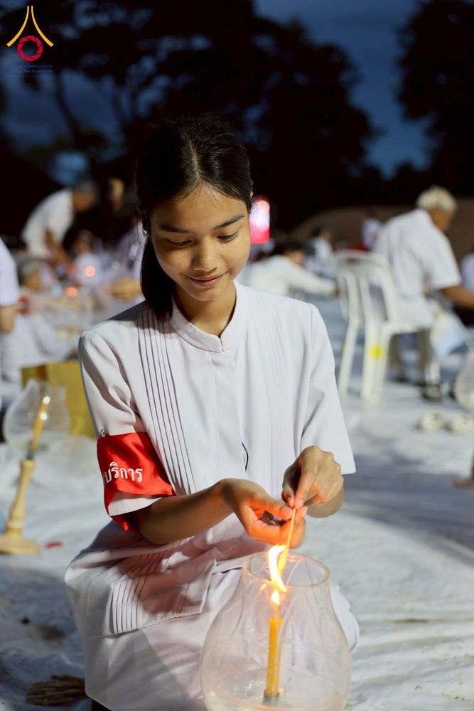 ภาพ No.261917:วันที่ 14 ตุลาคม พ.ศ. 2568 พิธีกลั่นแผ่นดิน โปรยทรายตอกเสาเข็มมหามงคลต้นแรก  สร้างองค์พระเจดีย์และจุดประทีปถวายเป็นพุทธบูชา ณ ศูนย์ปฏิบัติธรรมชัยนาท ต.ธรรมามูล อ.ชัยนาท จ.ชัยนาท