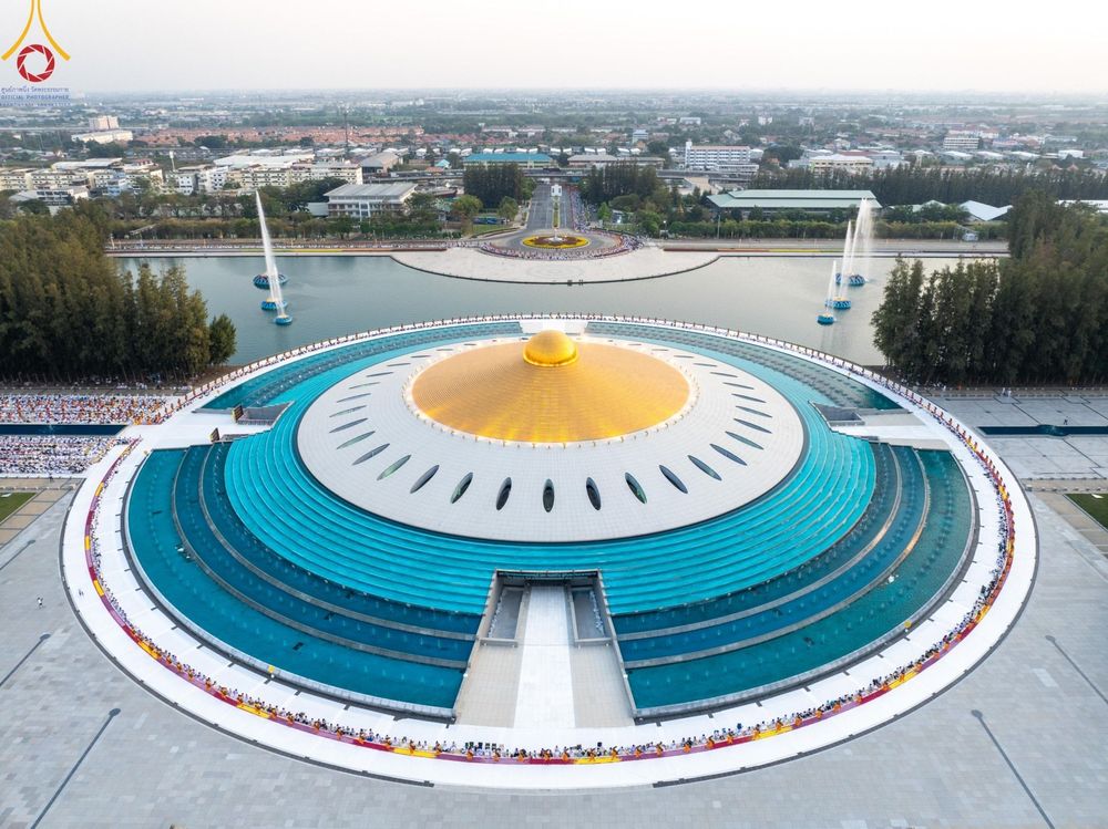 ภาพ No.202043:พิธีต้อนรับพระธรรมยาตรา ณ อนุสรณ์สถานลำดับที่ 7 สถานที่ขยายวิชชาธรรมกาย วัดพระธรรมกาย ต.คลองสาม อ.คลองหลวง จ.ปทุมธานี ในโครงการธรรมยาตรา กตัญญูบูชา มหาปูชนียาจารย์ พระมงคลเทพมุนี(สด จนฺทสโร) พระผู้ปราบมาร อนุสรณ์สถาน 7 แห่ง ปีที่ 13 วันที่ 26 มกราคม 2568