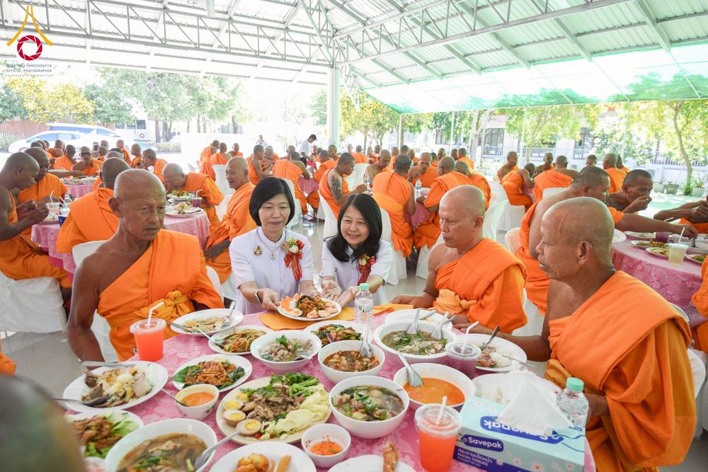 ภาพ No.278128:วันเสาร์ที่ 6 ธันวาคม พ.ศ. 2568 พิธีเวียนประทักษิณ ขอขมามอบผ้าไตร บรรพชาอุปสมบทหมู่ธรรมทายาท จำนวน 53 รูป โครงการอุปสมบทหมู่ รุ่นบูชาธรรมมหาปูชนียาจารย์ ประจำปี 2568 จังหวัดสระบุรี