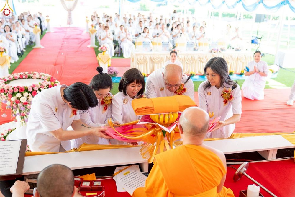 ภาพ No.259344:วันอาทิตย์ที่ 12 ตุลาคม พ.ศ. 2568 พิธีทอดกฐินบรมจักรพรรดิ สร้างอุโบสถ 82 ปี บูชาธรรมหลวงพ่อธัมมชโย ณ วัดพระธรรมกายแคลิฟอร์เนีย ประเทศสหรัฐอเมริกา 