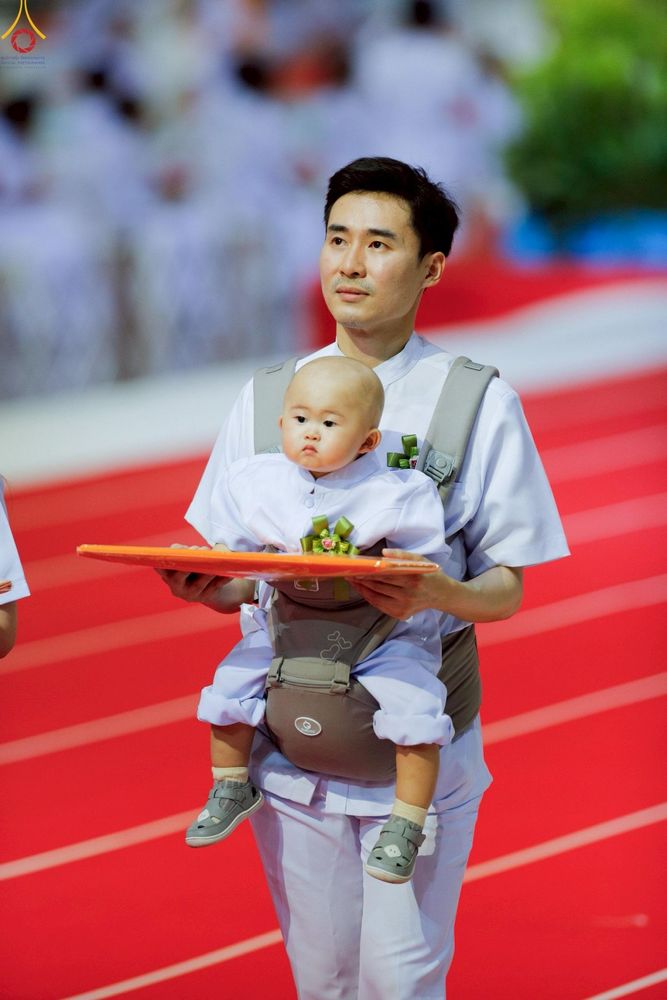 ภาพ No.243959:วันอาทิตย์ที่ 7 กันยายน พ.ศ. 2568 พิธีทอดผ้าป่าสมทบกฐินวัดพระธรรมกาย และสมทบกฐิน 30,000 วัดทั่วไทย ครั้งที่ 2 ณ ห้องแก้วสารพัดนึก 1 วัดพระธรรมกาย