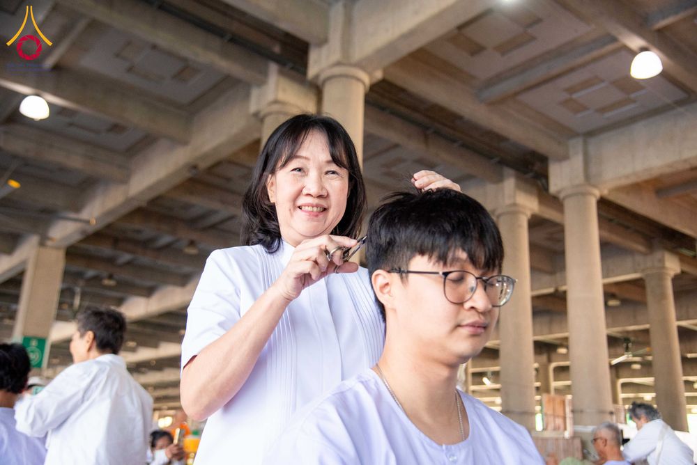 ภาพ No.293609:วันที่ 10 มกราคม พ.ศ. 2569 พิธีปลงผมธรรมทายาทบูชาธรรม 117  ปี คุณยายอาจารย์ฯ ณ วิหารคด วัดพระธรรมกาย ปทุมธานี