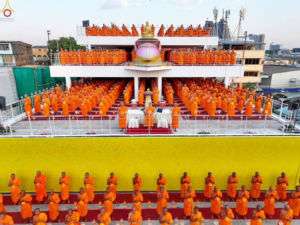 ภาพ No.302822:วันที่ 24 มกราคม พ.ศ. 2569 พิธีจุดประทีปธรรมถวายเป็นพุทธบูชา  และบูชาธรรมมหาปูชนียาจารย์  ณ อาคารธรรมยาตรา กตัญญูบูชามหาปูชนียาจารย์  ตรงข้ามวัดปากน้ำภาษีเจริญ จ.กรุงเทพมหานคร ในโครงการธรรมยาตรา กตัญญูบูชา มหาปูชนียาจารย์ พระมงคลเทพมุนี(สด จนฺทสโร) พระผู