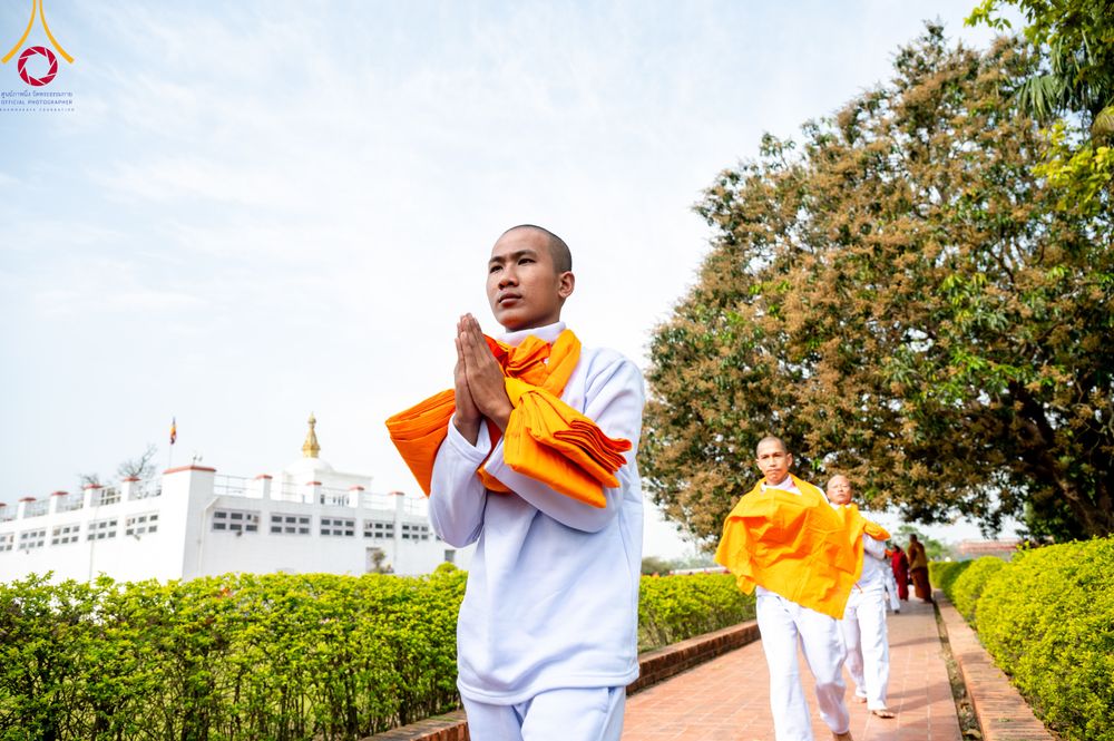 ภาพ No.314126:วันจันทร์ที่ 16 มีนาคม พ.ศ. 2569 พิธีเวียนเทียนประทักษิณ และพิธีบรรพชาสามเณร 500 รูป ณ วิหารมายาเทวี ประเทศเนปาล