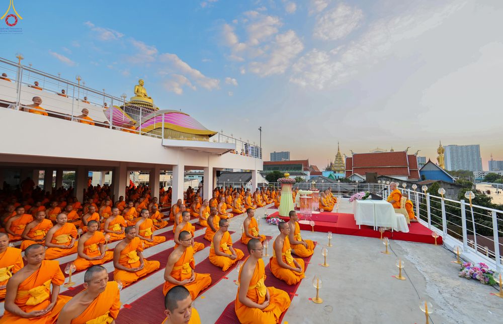 ภาพ No.302845:วันที่ 24 มกราคม พ.ศ. 2569 พิธีจุดประทีปธรรมถวายเป็นพุทธบูชา  และบูชาธรรมมหาปูชนียาจารย์  ณ อาคารธรรมยาตรา กตัญญูบูชามหาปูชนียาจารย์  ตรงข้ามวัดปากน้ำภาษีเจริญ จ.กรุงเทพมหานคร ในโครงการธรรมยาตรา กตัญญูบูชา มหาปูชนียาจารย์ พระมงคลเทพมุนี(สด จนฺทสโร) พระผู