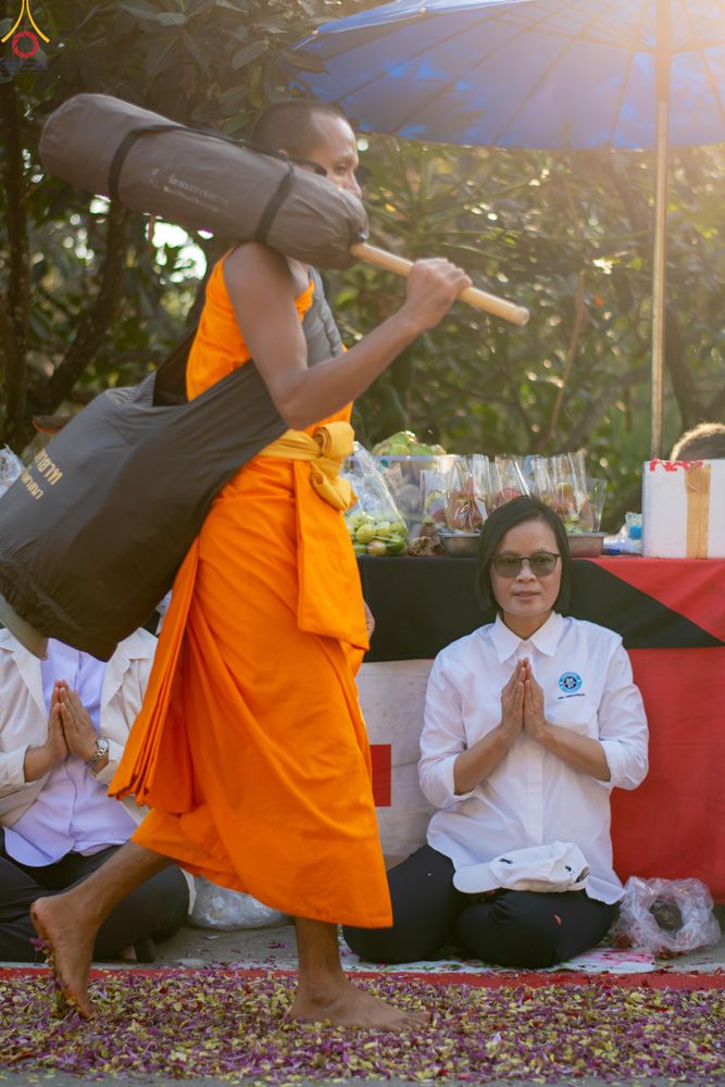 ภาพ No.295122:วันที่ 14 มกราคม พ.ศ. 2569 พิธีต้อนรับพระธรรมยาตรา อนุสรณ์สถานลำดับที่ 4  สถานที่เกิดด้วยกายธรรม ณ วัดโบสถ์บน ต.บางคูเวียง จ.นนทบุรี ในโครงการธรรมยาตรา กตัญญูบูชา มหาปูชนียาจารย์ พระมงคลเทพมุนี(สด จนฺทสโร) พระผู้ปราบมาร อนุสรณ์สถาน 7 แห่ง ปีที่ 14