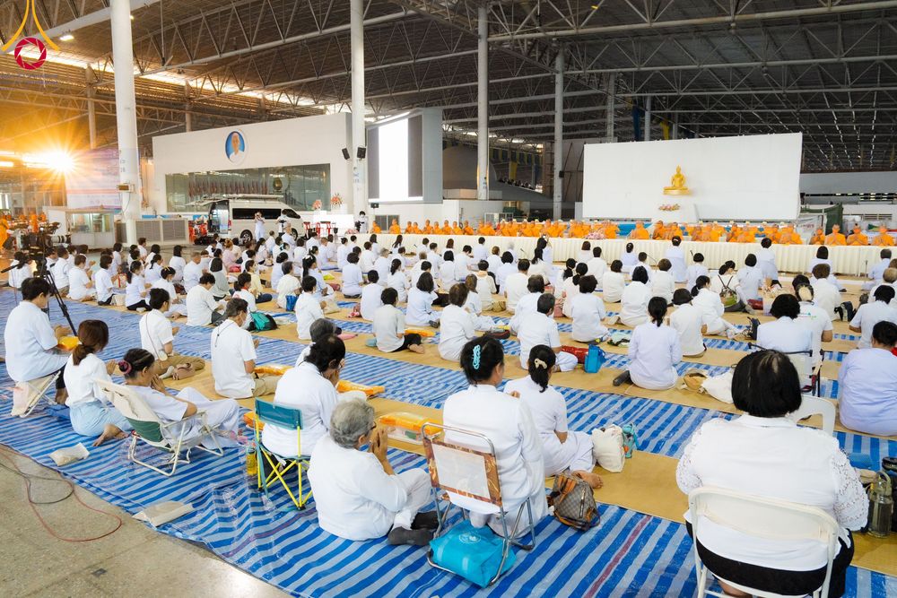 ภาพ No.105548:พิธีถวายภัตตาหารเป็นสังฆทาน แด่คณะพระธรรมยาตราฯ ในโครงการธรรมยาตรากตัญญูบูชา มหาปูชนียาจารย์ พระมงคลเทพมุนี(สด จนฺทสโร) พระผู้ปราบมาร อนุสรณ์สถาน 7 แห่ง ปีที่ 12 วันที่ 3 มกราคม พ.ศ. 2567 ณ สภาธรรมกายสากล วัดพระธรรมกาย