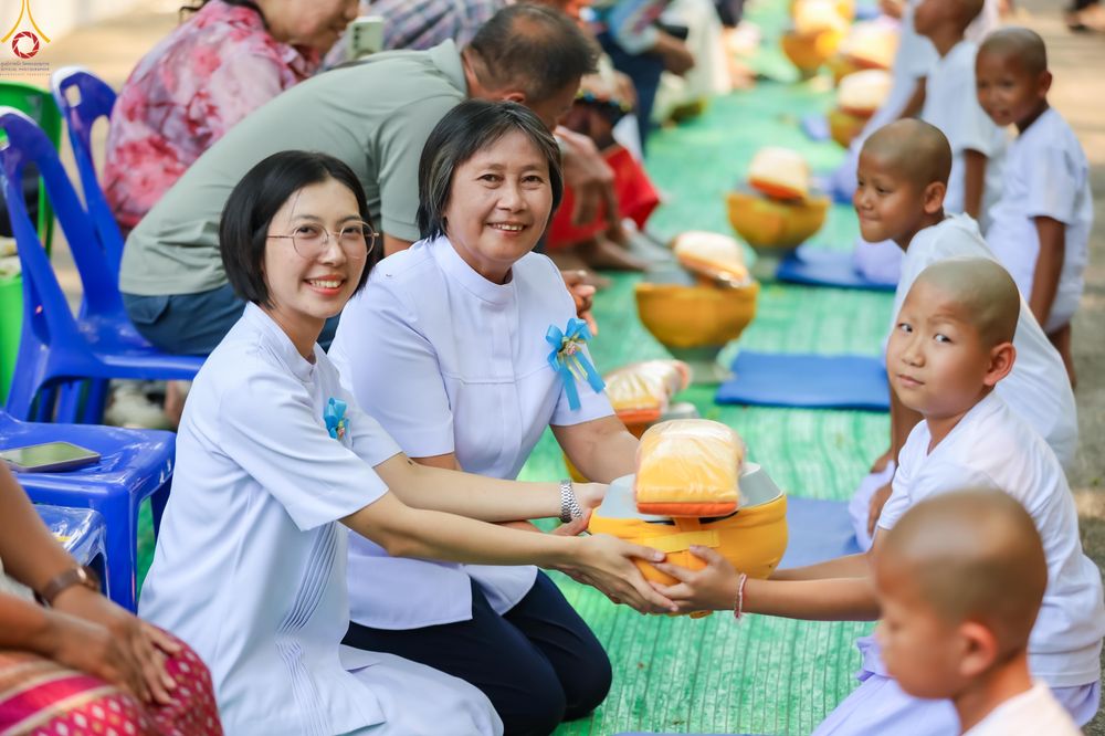 ภาพ No.317968:วันพฤหัสบดีที่ 2 เมษายน พ.ศ.2569 พิธีปลงผม , พิธีขอขมามอบบาตรและผ้าไตร , พิธีบรรพชาสามเณร จำนวน 28 รูป   ณ วัดโซกเป็ดอภิญญาโณ ต.เมืองเก่า อ.เมือง จ.สุโขทัย