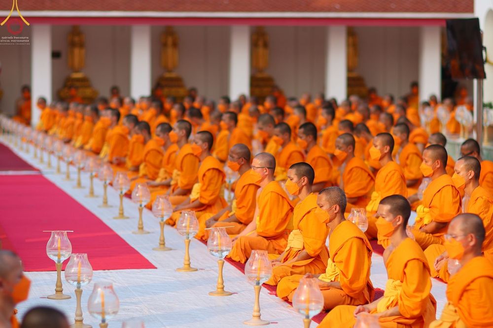 ภาพ No.71856:พิธีจุดประทีปถวายเป็นพุทธบูชา และบูชาธรรมมหาปูชนียาจารย์ ในโครงการธรรมยาตรากตัญญูบูชา มหาปูชนียาจารย์ พระมงคลเทพมุนี(สด จนฺทสโร) พระผู้ปราบมาร ปีที่ 11 ณ อนุสรณ์สถานลำดับที่ 3 สถานที่เกิดใหม่ในเพศสมณะ วัดสองพี่น้อง อ.สองพี่น้อง จ.สุพรรณบุรี วันที่ 17 มกร