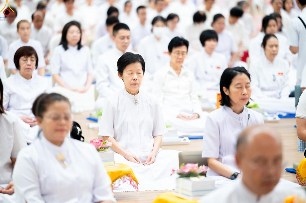 ภาพ No.329028:วันอาทิตย์ที่ 17 พฤษภาคม พ.ศ.2569 พิธีร่วมบุญการศึกษาพระภิกษุสามเณร (หนังสือบาลี นักธรรม ทางก้าวหน้า World-Pec) ณ ห้องแก้วสารพัดนึก 2 วัดพระธรรมกาย