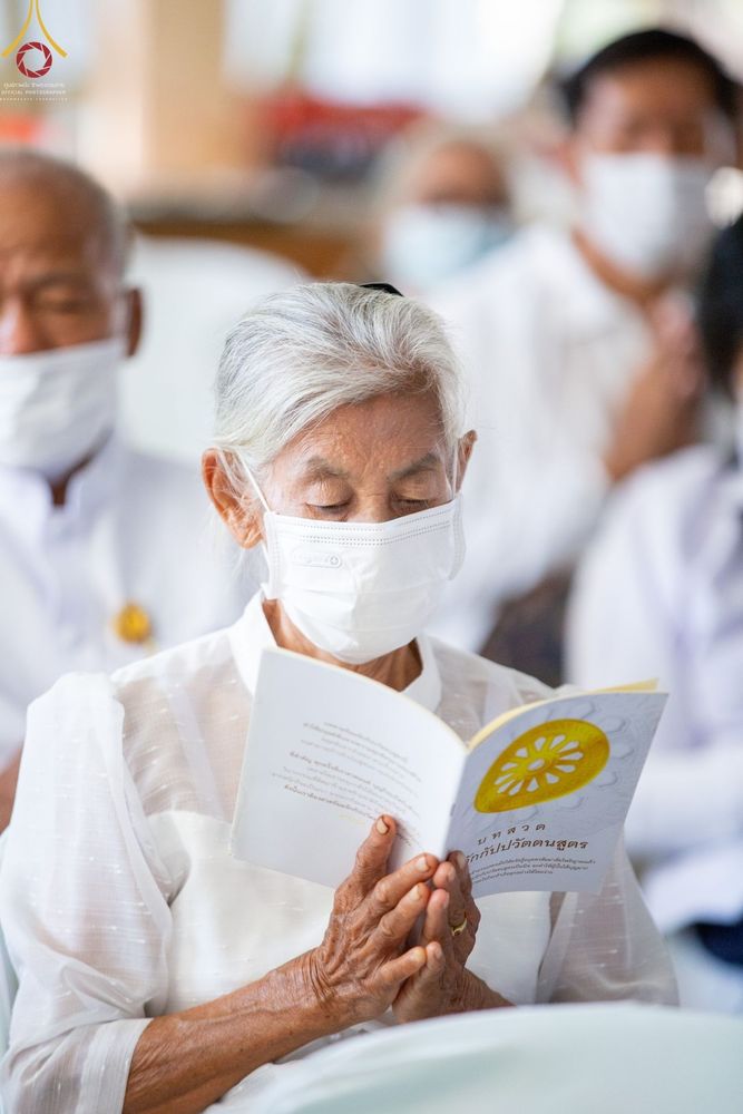 ภาพ No.71652:พระธรรมยาตรา ปฏิบัติศาสนกิจ ทำนุบำรุงศาสนสถาน, สวดธรรมจักร ,ปฏิบัติธรรม ร่วมกับชุมชน,นักเรียนเด็กดีวีสตาร์ และร่วมพิธีทอดผ้าป่าบำรุงศาสนสถาน ในโครงการธรรมยาตรากตัญญูบูชา มหาปูชนียาจารย์ พระมงคลเทพมุนี(สด จนฺทสโร) พระผู้ปราบมาร อนุสรณ์สถาน 7 แห่ง ปีที่ 11