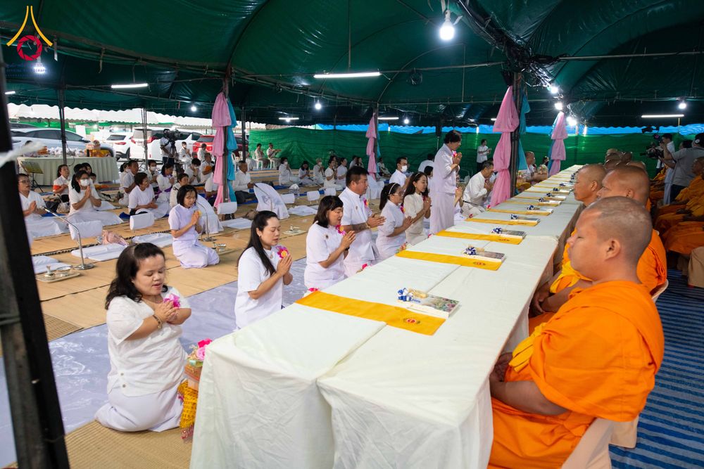 ภาพ No.297794:วันที่ 19 มกราคม พ.ศ. 2569 พิธีถวายภัตตาหารเป็นสังฆทาน แด่พระธรรมยาตรา ณ อนุสรณ์สถานบางปลา วัดบางปลา อำเภอบางเลน จังหวัดนครปฐม ในโครงการธรรมยาตรา กตัญญูบูชา มหาปูชนียาจารย์ พระมงคลเทพมุนี(สด จนฺทสโร) พระผู้ปราบมาร อนุสรณ์สถาน 7 แห่ง ปีที่ 14