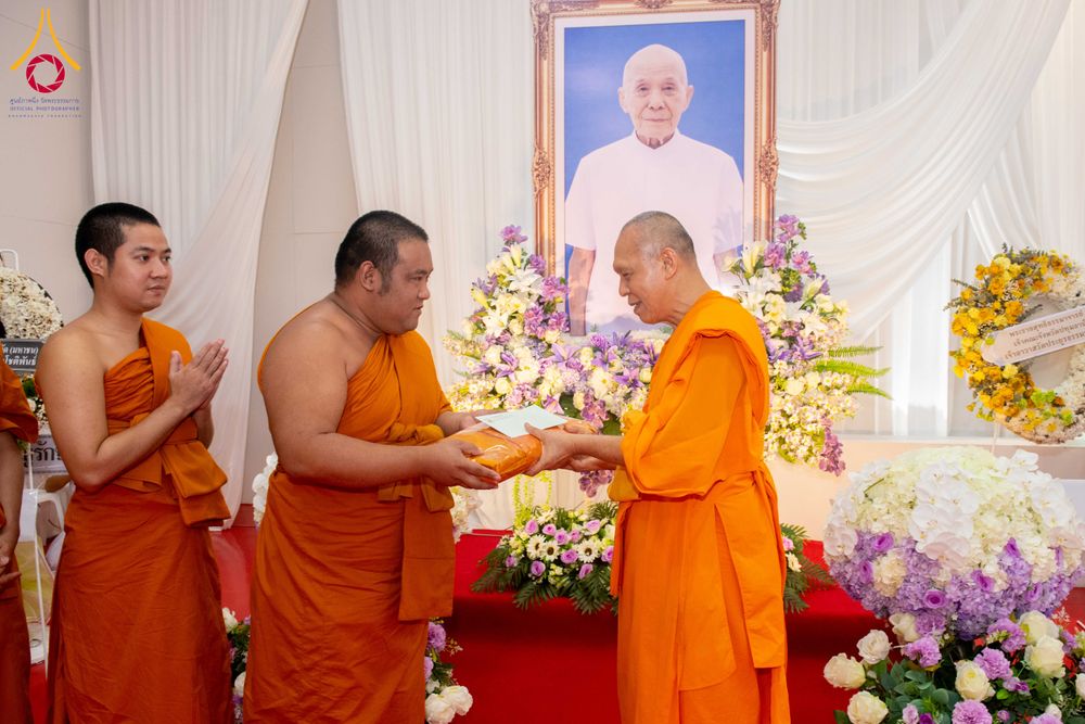 ภาพ No.316191:วันเสาร์ที่ 28 มีนาคม พ.ศ. 2569 พิธีบำเพ็ญกุศล คุณพ่อณรงค์ จินตมากุล  สิริอายุ 99 ปี 11 เดือน โยมบิดา พระครูปลัดรัตนวีรวัฒน์ (รังสฤษดิ์ อิทฺธิจินตโก) ที่ปรึกษาเจ้าคณะจังหวัดปทุมธานี เจ้าอาวาสวัดพระธรรมกาย  ณ ห้องปลูกศรัทธา 2 วัดพระธรรมกาย ปทุมธานี