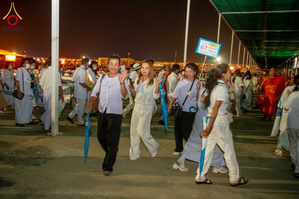 ภาพ No.324496:วันที่ 22 เมษายน พ.ศ.2569 (วันคุ้มครองโลก) บรรยากาศพระสังฆาธิการและสาธุชน การเดินทางกลับ งานถวายมหาสังฆทาน 40,000 กว่าวัดทั่วประเทศ วัดพระธรรมกาย