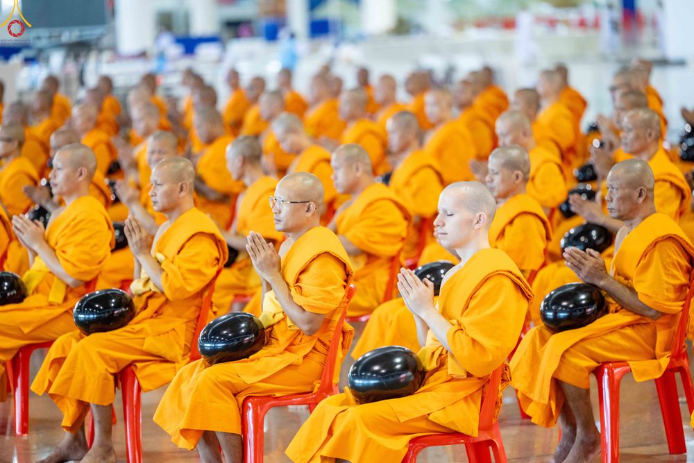 ภาพ No.345317:วันพฤหัสบดีที่ 27 สิงหาคม พ.ศ.2569 พิธีตักบาตรในวันธรรมชัย ณ สภาธรรมกายสากล วัดพระธรรมกาย ปทุมธานี