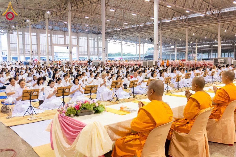 ภาพ No.279183:วันที่ 2 มกราคม พ.ศ.2569 พิธีถวายภัตตาหารเป็นสังฆทาน แด่พระธรรมยาตรา ณ วัดพระธรรมกาย ปทุมธานี ในโครงการธรรมยาตรา กตัญญูบูชา มหาปูชนียาจารย์ พระมงคลเทพมุนี(สด จนฺทสโร) พระผู้ปราบมาร อนุสรณ์สถาน 7 แห่ง ปีที่ 14