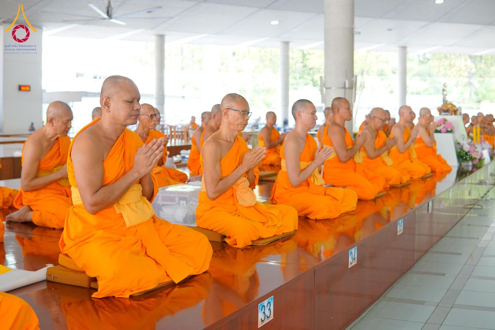 ภาพ No.315453:วันที่ 21 มีนาคม พ.ศ. 2569 พิธีถวายภัตตาหารเมนูสวรรค์ เพื่อการบรรลุธรรม ณ หอฉันคุณยายอาจารย์ฯ วัดพระธรรมกาย