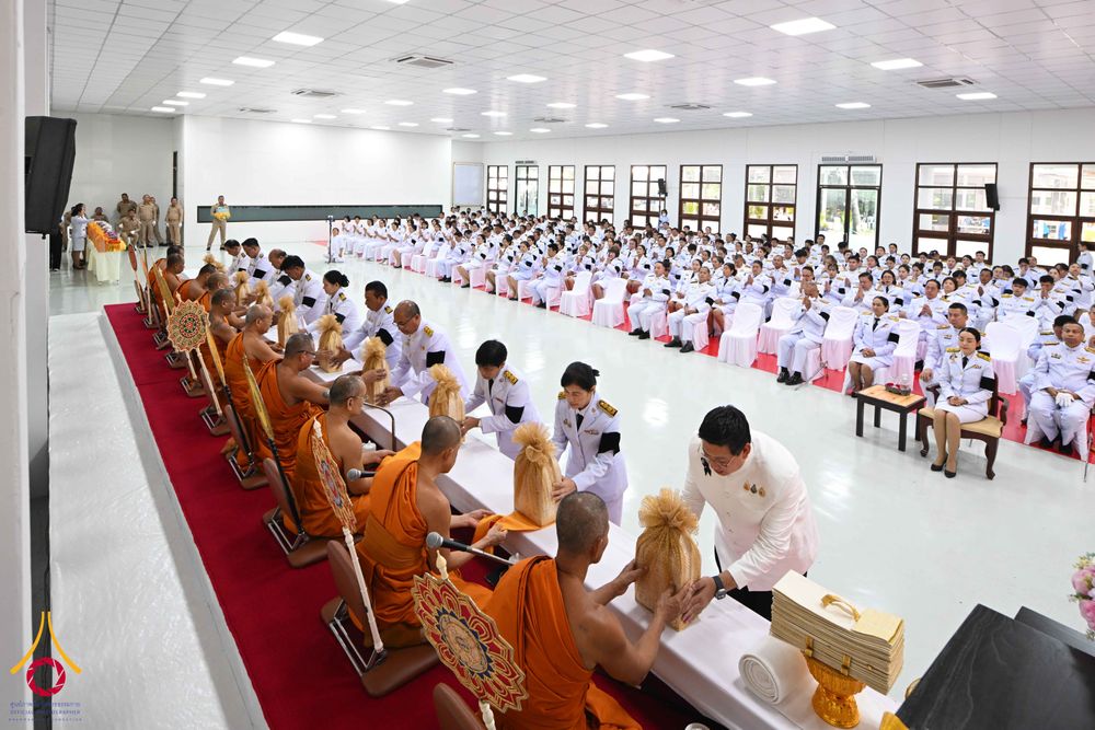 ภาพ No.344255:วันที่ 12 สิงหาคม พ.ศ. 2569  พสกนิกรชาวอำเภอคลองหลวง พร้อมใจร่วมพิธีสวดพระพุทธมนต์และทำบุญตักบาตรถวายพระราชกุศล เนื่องในวันคล้ายวันพระราชสมภพ สมเด็จพระบรมราชชนนีพันปีหลวง และวันแม่แห่งชาติ 12 สิงหาคม 2569