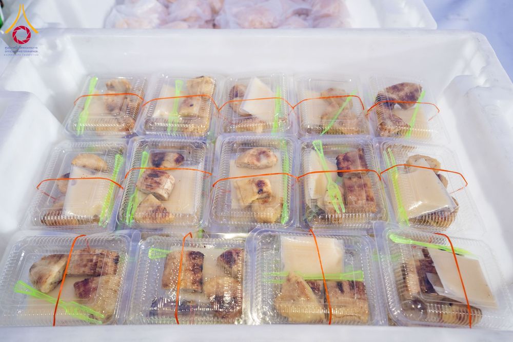 ภาพ No.288335:วันที่ 5 มกราคม พ.ศ. 2569 พิธีถวายภัตตาหารเป็นสังฆทาน แด่พระธรรมยาตรา ในโครงการธรรมยาตรา กตัญญูบูชา มหาปูชนียาจารย์ พระมงคลเทพมุนี(สด จนฺทสโร) พระผู้ปราบมาร อนุสรณ์สถาน 7 แห่ง ปีที่ 14 ณ อนุสรณ์สถานมหาวิหารพระมงคลเทพมุนี (โลตัสแลนด์) อ.สองพี่น้อง จ.สุพรร