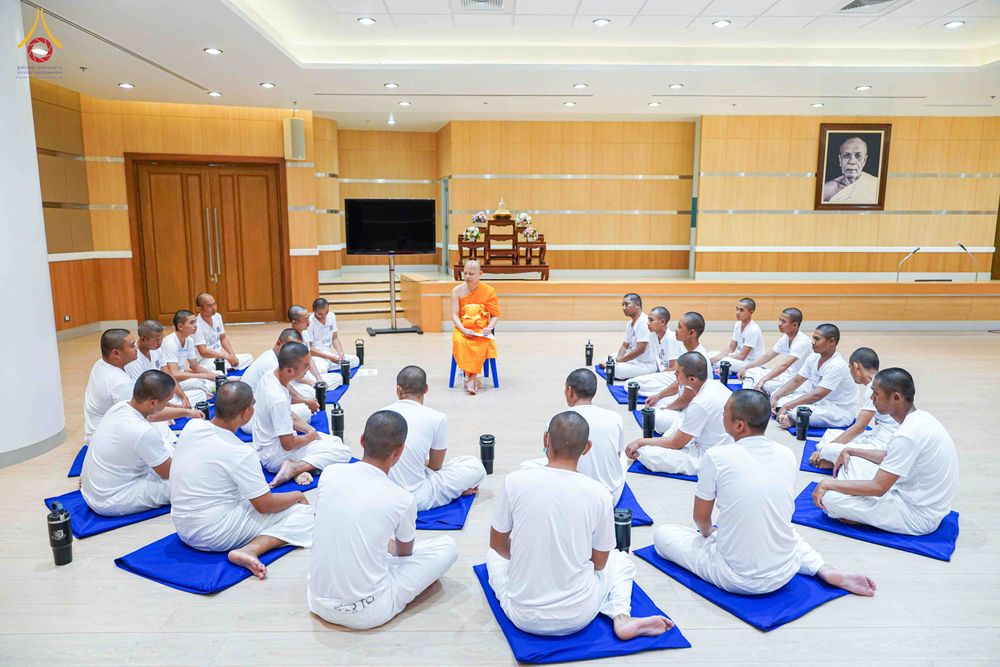 ภาพ No.341092:วันที่ 26 กรกฎาคม พ.ศ. 2569 โครงการพัฒนาคุณธรรม จริยธรรม สำหรับนักเรียนนายสิบตำรวจ (นสต.) รุ่นที่ 17 ศูนย์ฝึกอบรมตำรวจภูธรภาค 1 ได้จัดกิจกรรม ตักบาตรเพื่อน้อมอุทิศถวายเพื่อเป็นพระราชกุศลฯ  และปฏิบัติธรรม ติวธรรมมะ ณ ศูนย์ปฏิบัติธรรมเวิล์ดพีช วัลเล่ย์ (Wo