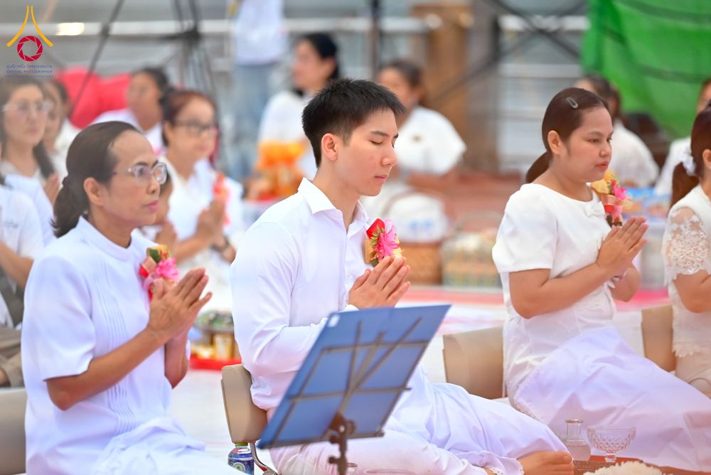 ภาพ No.284626:วันอาทิตย์ที่ 14 ธันวาคม พ.ศ.2568  พิธีทำบุญเมืองสุราษฎร์ธานี 110ปี และพิธีตักบาตรพระสงฆ์ 1,110 รูป  ณ บริเวณริมน้ำวัดกลาง (เก่า) ถนนบ้านดอน ตำบลตลาดใหม่ อำเภอเมือง จังหวัดสุราษฎร์ธานี