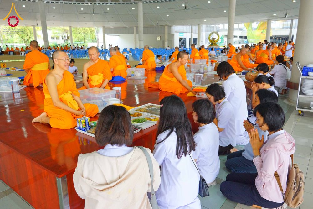 ภาพ No.316436:วันเสาร์ที่ 21 มีนาคม พ.ศ.2569 พิธีถวายภัตตาหารเมนูสวรรค์ เพื่อการบรรลุธรรม ณ หอฉันคุณยายอาจารย์ฯ วัดพระธรรมกาย