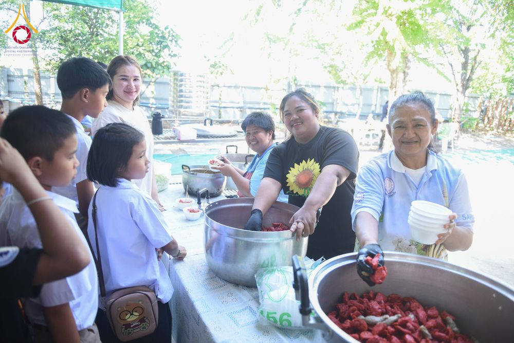 ภาพ No.282047:วันศุกร์ที่ 19 ธันวาคม พ.ศ. 2568 พิธีมอบโล่และใบประกาศเกียรติคุณ โครงการเจริญพระพุทธมนต์ธัมมจักกัปปวัตตนสูตร และวันรวมพลังเด็กดีV-Star ดาวแห่งความดี ผู้นำฟื้นฟูศีลธรรมโลกจังหวัดสระบุรี ณ ศูนย์ปฏิบัติธรรมสระบุรี