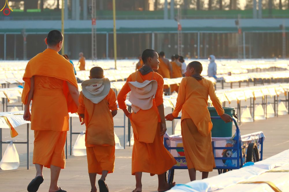 ภาพ No.321525:วันที่ 9-10 เมษายน พ.ศ.2569 การเตรียมงาน มัดถุงน้ำ ถ่วงขาโต๊ะไทยธรรม เพื่องานถวายมหาสังฆทาน 40,000 กว่าวัดทั่วประเทศ วันคุ้มครองโลก 22 เมษายน พ.ศ.2569 วัดพระธรรมกาย