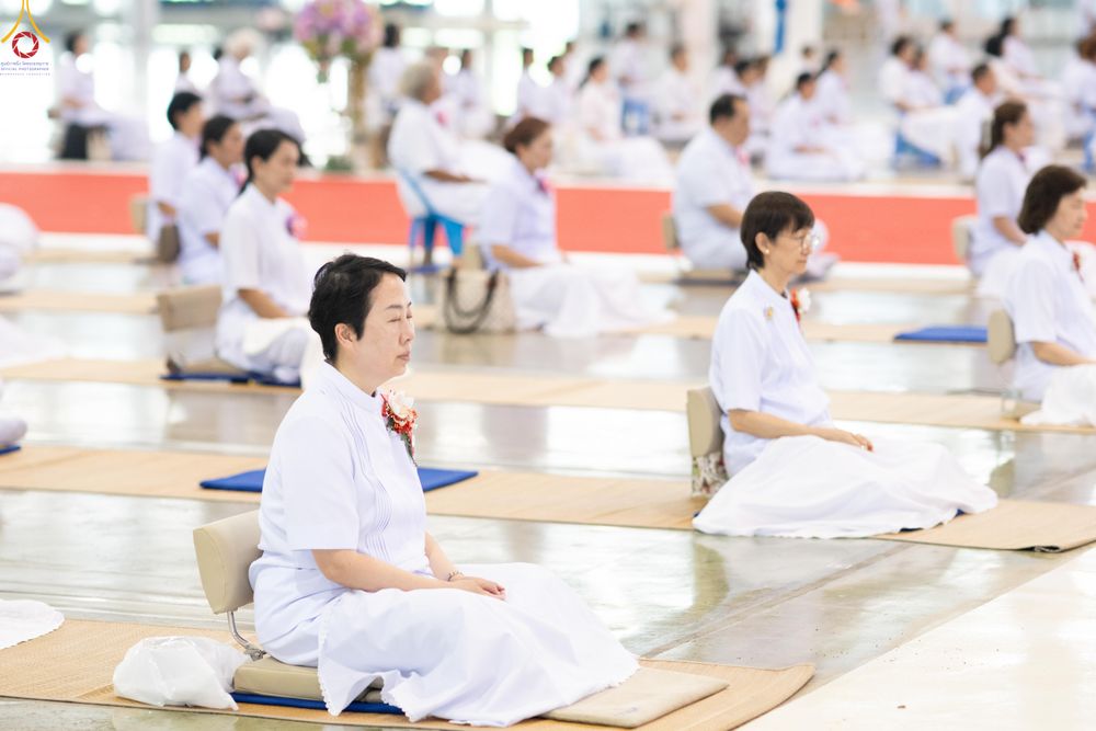 ภาพ No.286286:วันอาทิตย์ที่ 13 กรกฎาคม พ.ศ.2568 พิธีปฎิบัติธรรม และพิธีจุดเทียนใจ ไฟนิรันดร์ อนันตชัย ณ สภาธรรมกายสากล วัดพระธรรมกาย