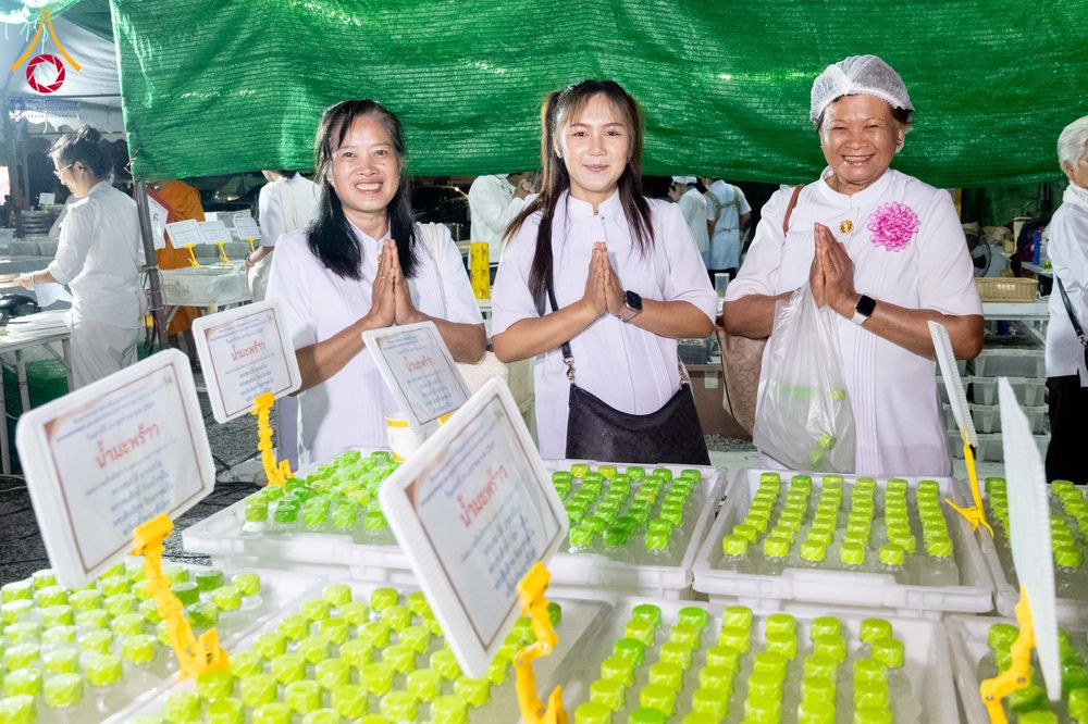 ภาพ No.301706:วันที่ 24 มกราคม พ.ศ. 2569 พิธีถวายภัตตาหารเป็นสังฆทาน แด่พระธรรมยาตรา ณ อนุสรณ์สถานบางปลา วัดบางปลา อำเภอบางเลน จังหวัดนครปฐม ในโครงการธรรมยาตรา กตัญญูบูชา มหาปูชนียาจารย์ พระมงคลเทพมุนี(สด จนฺทสโร) พระผู้ปราบมาร อนุสรณ์สถาน 7 แห่ง ปีที่ 14