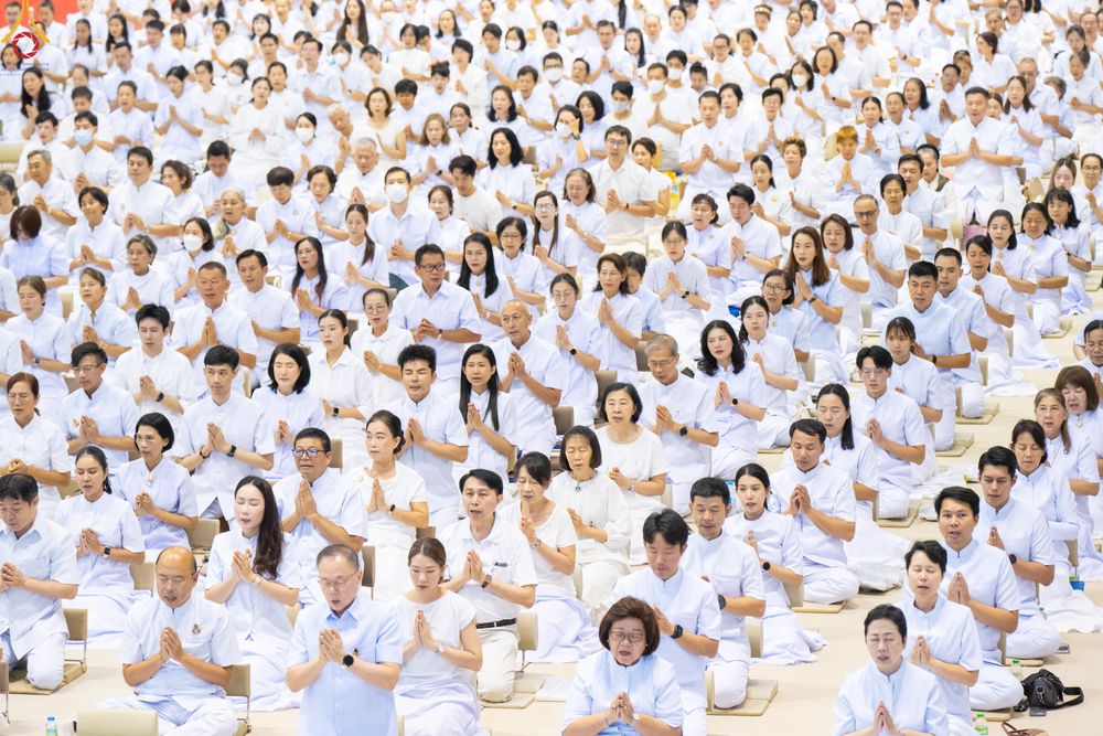 ภาพ No.328101:วันอาทิตย์ต้นเดือนที่ 3 พฤษภาคม พ.ศ.2569 พิธีบูชาข้าวพระ ณ วัดพระธรรมกาย