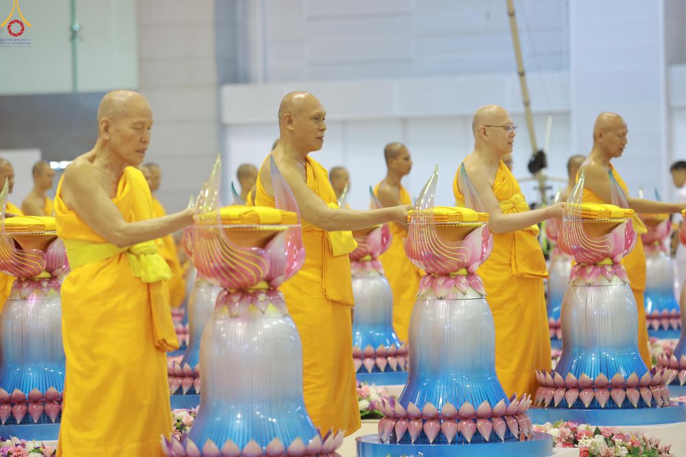 ภาพ No.318604:วันอาทิตย์ต้นเดือนที่ 5 เมษายน พ.ศ.2569 พิธีทอดผ้าป่าสมทบมหาสังฆทาน 40,000 กว่าวัดทั่วประเทศ ณ สภาธรรมกายสากล วัดพระธรรมกาย