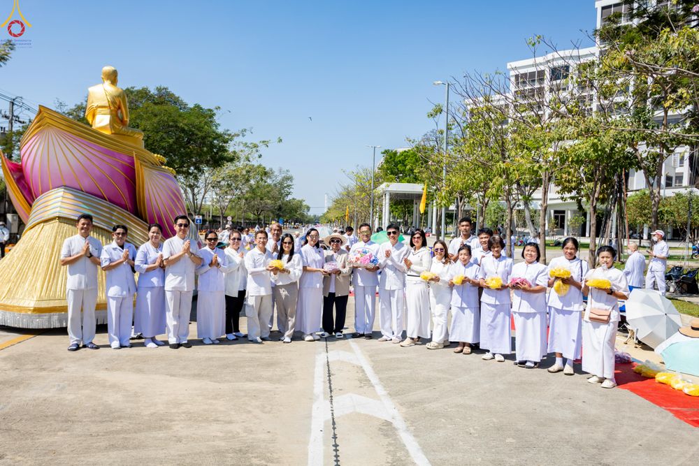 ภาพ No.303991:วันที่ 25 มกราคม พ.ศ. 2569 พิธีต้อนรับพระธรรมยาตรา  รร.สามัคคีราษฏร์บำรุง-วัดพระธรรมกาย ในโครงการธรรมยาตรา กตัญญูบูชา มหาปูชนียาจารย์ พระมงคลเทพมุนี(สด จนฺทสโร) พระผู้ปราบมาร อนุสรณ์สถาน 7 แห่ง ปีที่ 14