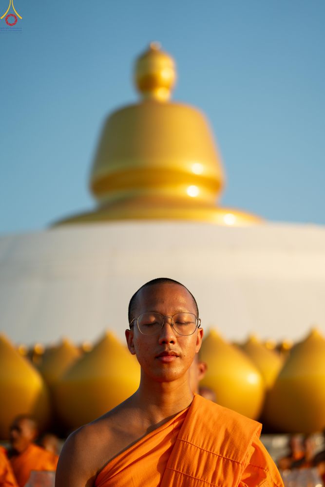 ภาพ No.301991:วันที่ 23 มกราคม พ.ศ. 2569 พิธีจุดประทีปธรรมถวายเป็นพุทธบูชา และบูชาธรรมมหาปูชนียาจารย์  ณ อนุสรณ์สถานลำดับที่ 5 สถานที่เผยแผ่วิชชาธรรมกายครั้งแรก อนุสรณ์สถานบางปลา วัดบางปลา อำเภอบางเลน จังหวัดนครปฐม ในโครงการธรรมยาตรา กตัญญูบูชา มหาปูชนียาจารย์ พระมงคล