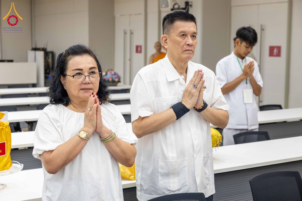 ภาพ No.324874:วันพฤหัสบดีที่ 23 เมษายน พ.ศ.2569  หลวงพ่อทัตตชีโว รองเจ้าอาวาสวัดพระธรรมกาย ถวายการต้อนรับและปฏิสันถารคณะชาวอินโดนีเซีย