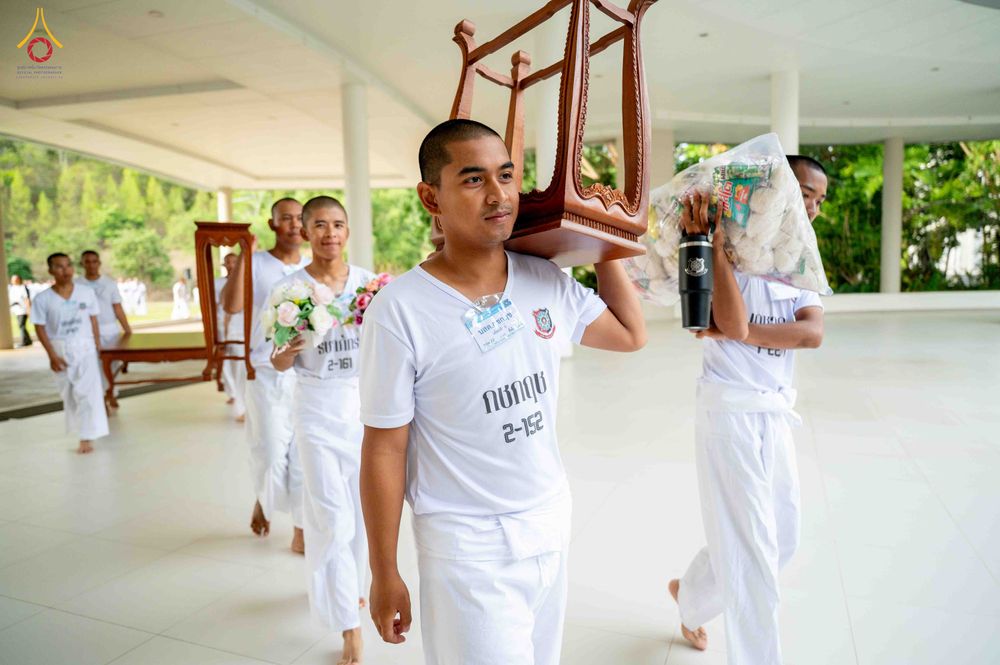 ภาพ No.341045:วันที่ 26 กรกฎาคม พ.ศ. 2569 โครงการพัฒนาคุณธรรม จริยธรรม สำหรับนักเรียนนายสิบตำรวจ (นสต.) รุ่นที่ 17 ศูนย์ฝึกอบรมตำรวจภูธรภาค 1 ได้จัดกิจกรรม ตักบาตรเพื่อน้อมอุทิศถวายเพื่อเป็นพระราชกุศลฯ  และปฏิบัติธรรม ติวธรรมมะ ณ ศูนย์ปฏิบัติธรรมเวิล์ดพีช วัลเล่ย์ (Wo