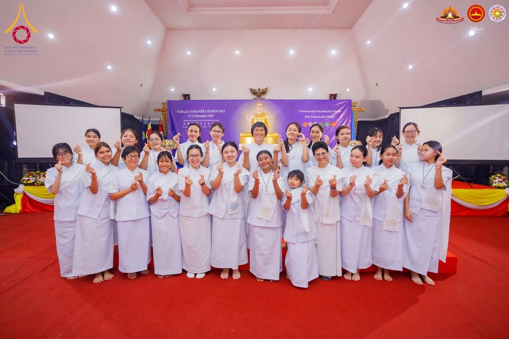 ภาพ No.282166:วันที่ 22 ธันวาคม พ.ศ.2568 พิธีปิดโครงการอบรมอุบาสิการุ่นที่ 1 อินโดนีเซีย
