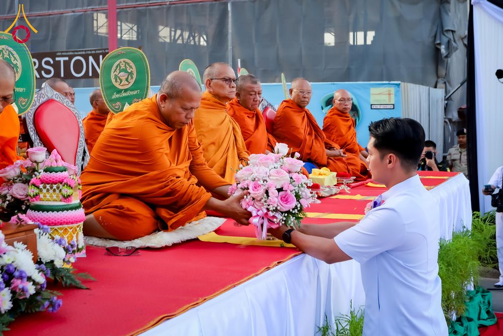 ภาพ No.313887:วันอาทิตย์ที่ 14 มีนาคม พ.ศ. 2569 ทำบุญเมืองหาดใหญ่ตักบาตรพระ 1,109 รูป เติมบุญใหญ่ หลังวิกฤตมหาอุทกภัย ณ ซุ้มประตูไชน่าทาวน์ ถนนศุภสารรังสรรค์ อ.หาดใหญ่ จ.สงขลา