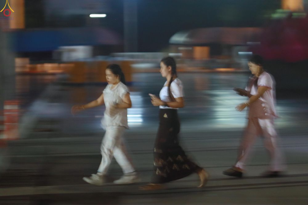 ภาพ No.322062:วันที่ 12 -13 เมษายน พ.ศ.2569 การเตรียมกล่องไทยธรรม + การขนย้ายเก้าอี้ เพื่องานถวายมหาสังฆทาน 40,000 กว่าวัดทั่วประเทศ วันคุ้มครองโลก 22 เมษายน พ.ศ.2569 วัดพระธรรมกาย