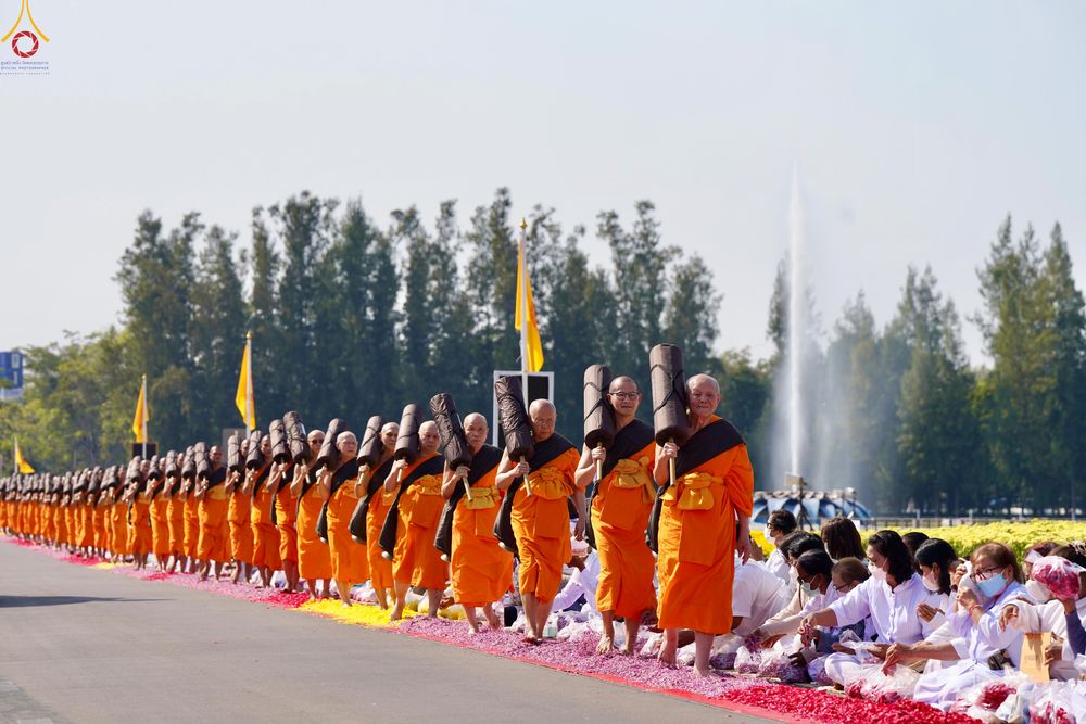 ภาพ No.304742:วันที่ 25 มกราคม พ.ศ. 2569 พิธีต้อนรับพระธรรมยาตรา (ภาพชุดที่ 2) รร.สามัคคีราษฏร์บำรุง-วัดพระธรรมกาย ในโครงการธรรมยาตรา กตัญญูบูชา มหาปูชนียาจารย์ พระมงคลเทพมุนี(สด จนฺทสโร) พระผู้ปราบมาร อนุสรณ์สถาน 7 แห่ง ปีที่ 14