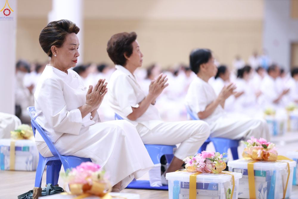 ภาพ No.280531:วันที่ 28 ธันวาคม พ.ศ.2568 พิธีถวายอุปกรณ์ทำความสะอาด ณ ห้องแก้วสารพัดนึก วัดพระธรรมกาย