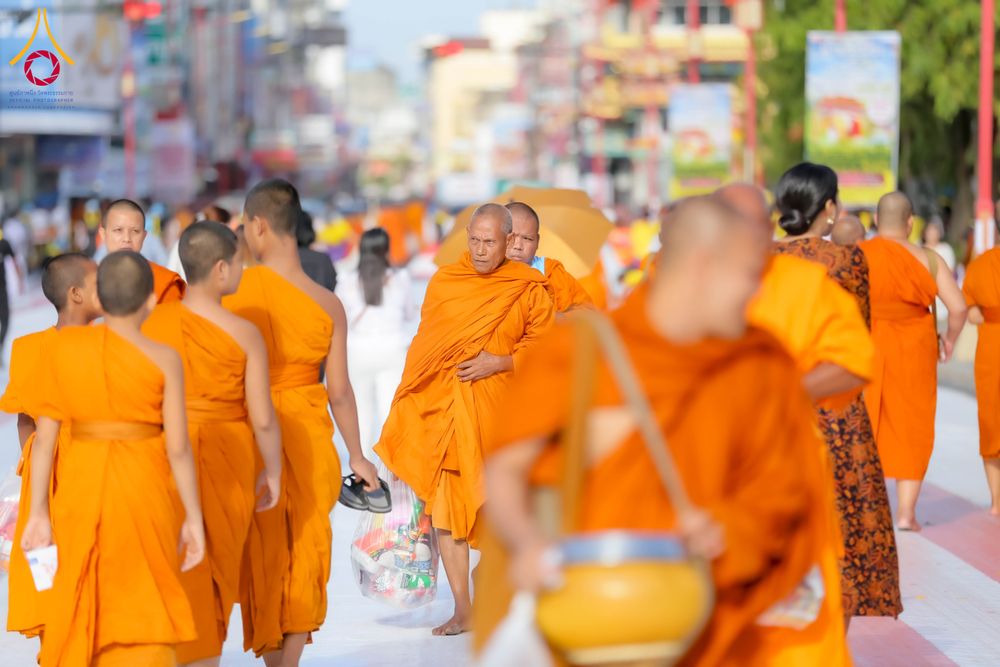 ภาพ No.314031:วันอาทิตย์ที่ 14 มีนาคม พ.ศ. 2569 ทำบุญเมืองหาดใหญ่ตักบาตรพระ 1,109 รูป เติมบุญใหญ่ หลังวิกฤตมหาอุทกภัย ณ ซุ้มประตูไชน่าทาวน์ ถนนศุภสารรังสรรค์ อ.หาดใหญ่ จ.สงขลา