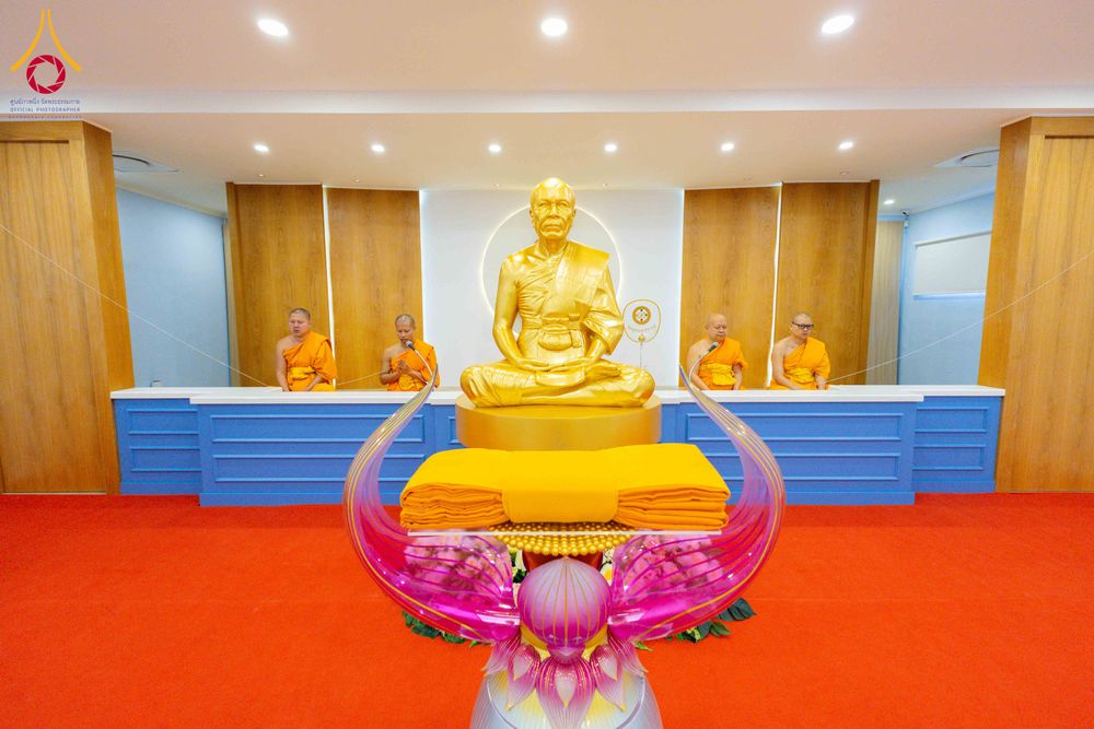 ภาพ No.313231:วันอาทิตย์ที่ 8 มีนาคม พ.ศ. 2569 พิธีสมโภชรูปเหมือนพระมงคลเทพมุนี (สด จนฺทสโร) และพิธีทอดผ้าป่าสามัคคีเพื่อสร้างวิหารพระมงคลเทพมุนี ณ วัดพุทธเคปทาวน์ ประเทศแอฟริกาใต้