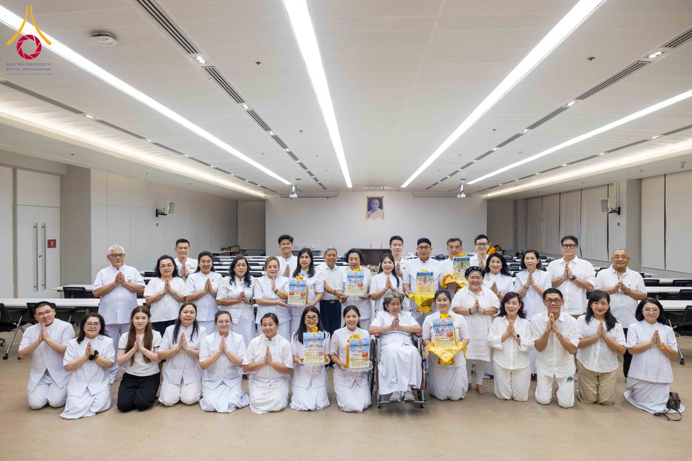 ภาพ No.324864:วันพฤหัสบดีที่ 23 เมษายน พ.ศ.2569  หลวงพ่อทัตตชีโว รองเจ้าอาวาสวัดพระธรรมกาย ถวายการต้อนรับและปฏิสันถารคณะชาวอินโดนีเซีย