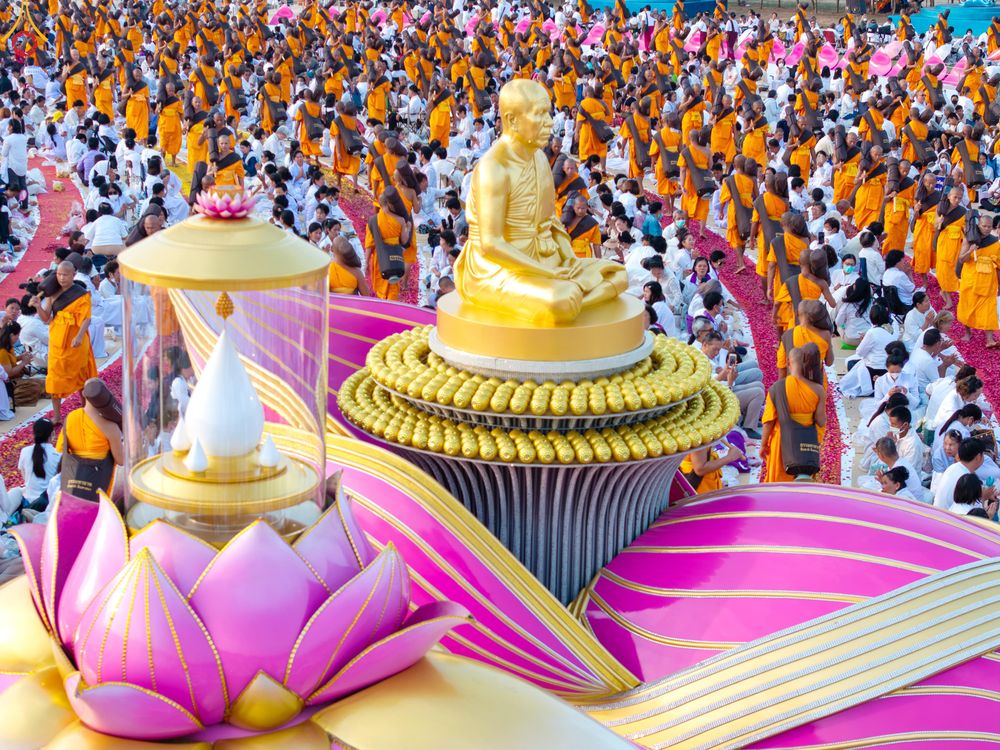 ภาพ No.299616:วันที่ 18 มกราคม พ.ศ. 2569 พิธีต้อนรับพระธรรมยาตรา (ภาพชุดที่ 2) ณ อนุสรณ์สถานลำดับที่ 5  สถานที่เผยแผ่วิชชาธรรมกายครั้งแรก อนุสรณ์สถานบางปลา วัดบางปลา อำเภอบางเลน จังหวัดนครปฐม ในโครงการธรรมยาตรา กตัญญูบูชา มหาปูชนียาจารย์ พระมงคลเทพมุนี(สด จนฺทสโร) พระ