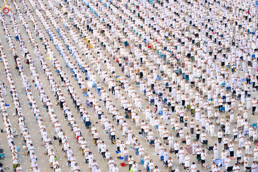 ภาพ No.307812:วันที่ 31 มกราคม พ.ศ. 2569 พิธีจุดประทีปธรรมถวายเป็นพุทธบูชา  และบูชาธรรมมหาปูชนียาจารย์ (ภาพชุดที่ 2) ณ วัดพระธรรมกาย ปทุมธานี ในโครงการธรรมยาตรา กตัญญูบูชา มหาปูชนียาจารย์ พระมงคลเทพมุนี(สด จนฺทสโร) พระผู้ปราบมาร อนุสรณ์สถาน 7 แห่ง ปีที่ 14