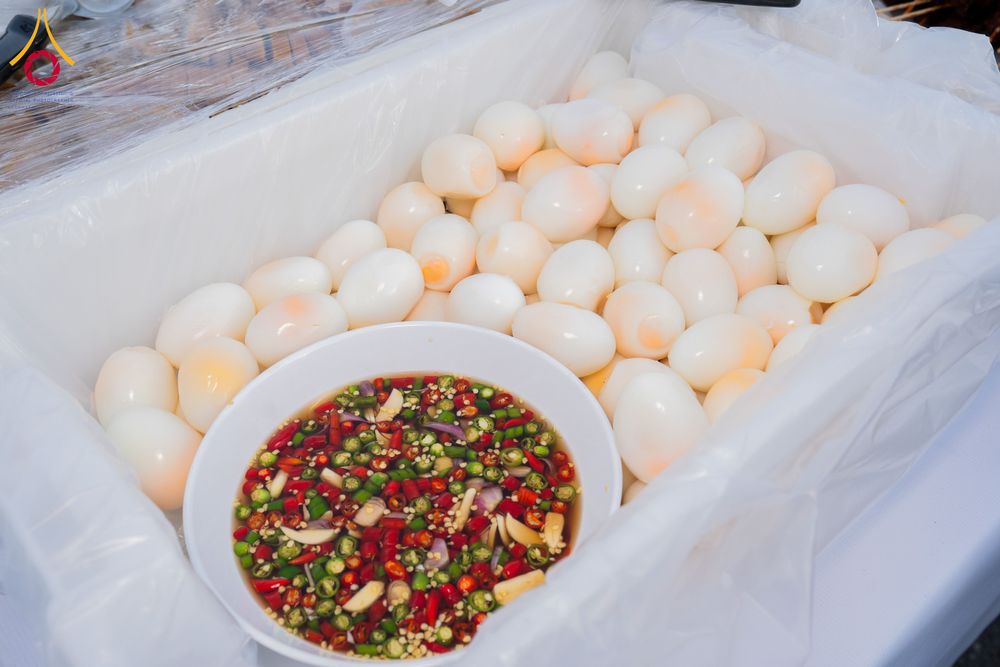 ภาพ No.289560:วันที่ 7 มกราคม พ.ศ. 2569 พิธีถวายภัตตาหารเป็นสังฆทาน แด่พระธรรมยาตรา ในโครงการธรรมยาตรา กตัญญูบูชา มหาปูชนียาจารย์ พระมงคลเทพมุนี(สด จนฺทสโร) พระผู้ปราบมาร อนุสรณ์สถาน 7 แห่ง ปีที่ 14 ณ อนุสรณ์สถานมหาวิหารพระมงคลเทพมุนี (โลตัสแลนด์) อ.สองพี่น้อง จ.สุพรร